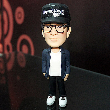 帥氣帽子男孩公仔